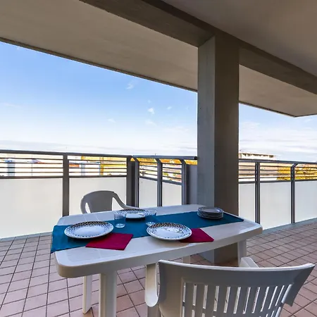 Aurora B Lägenhet *